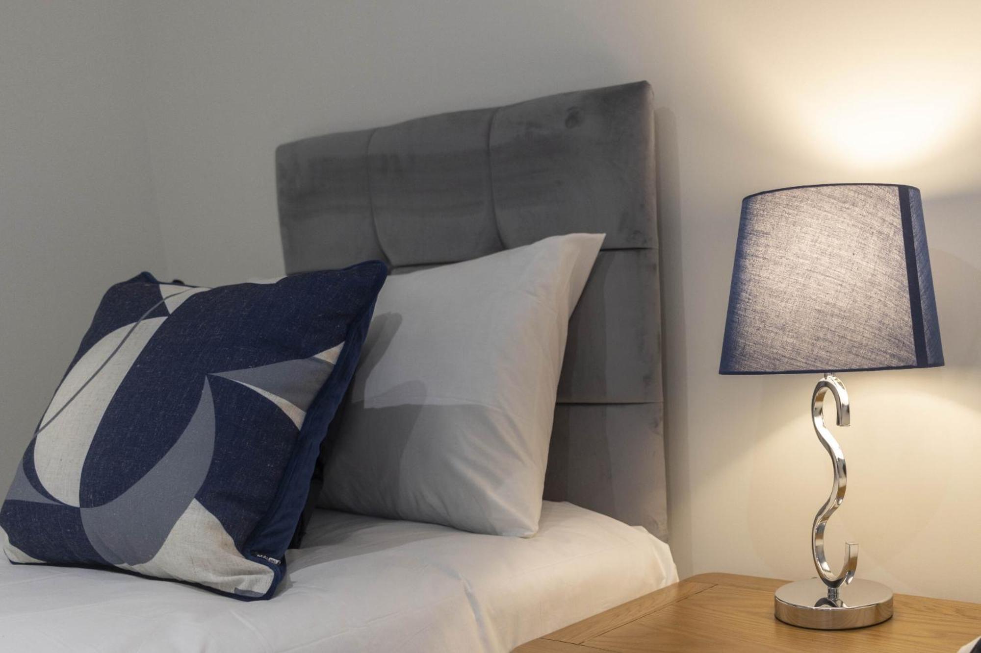 Linacre 11 - Modern 2 Bed Behind The Cathedral With Free Parking And Fast Wifi Apartment เอ็กซิเตอร์ ภายนอก รูปภาพ